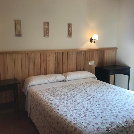 Apartamentos El Jardin Del Poeta Гихо-де-Гранадилья Экстерьер фото