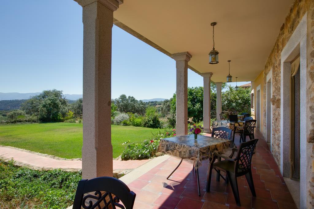 Apartamentos El Jardin Del Poeta Гихо-де-Гранадилья Номер фото