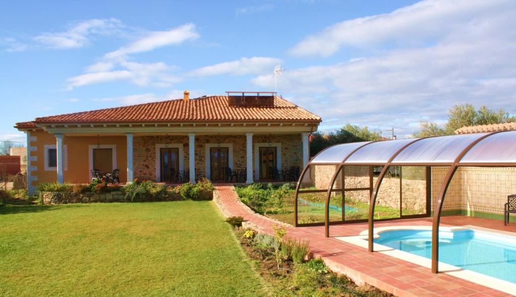 Apartamentos El Jardin Del Poeta Гихо-де-Гранадилья Экстерьер фото