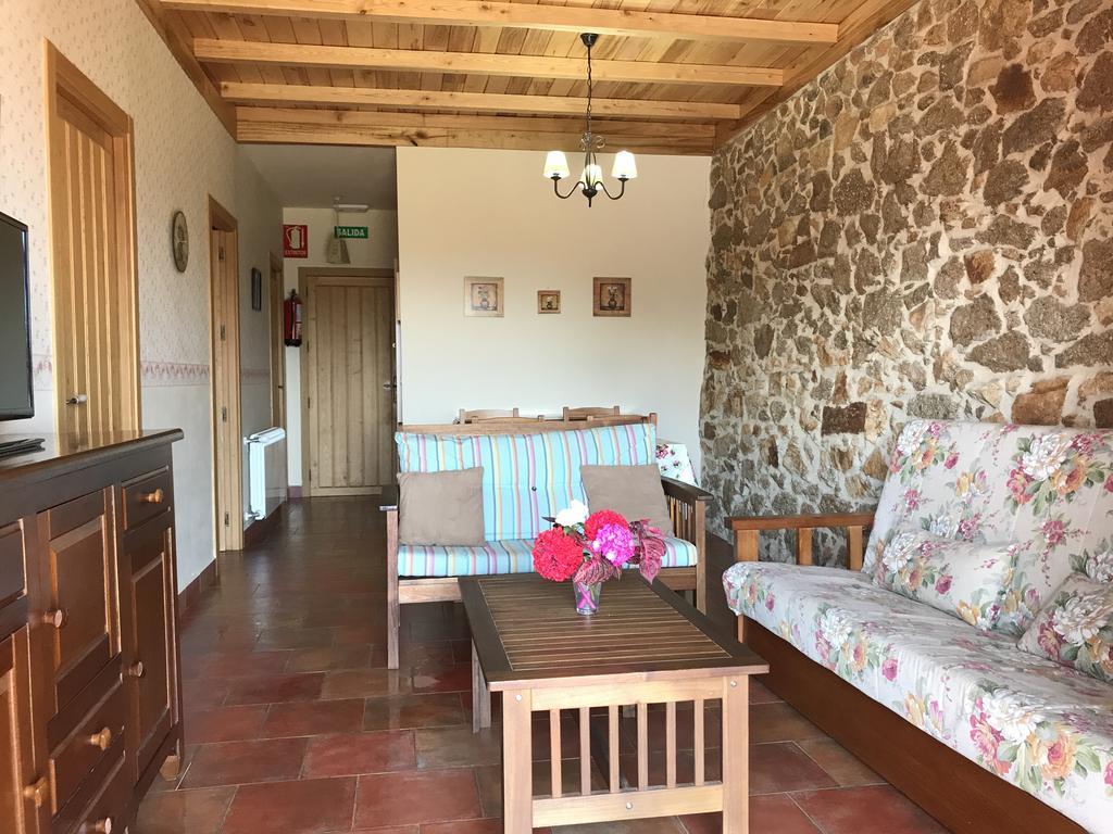 Apartamentos El Jardin Del Poeta Гихо-де-Гранадилья Экстерьер фото