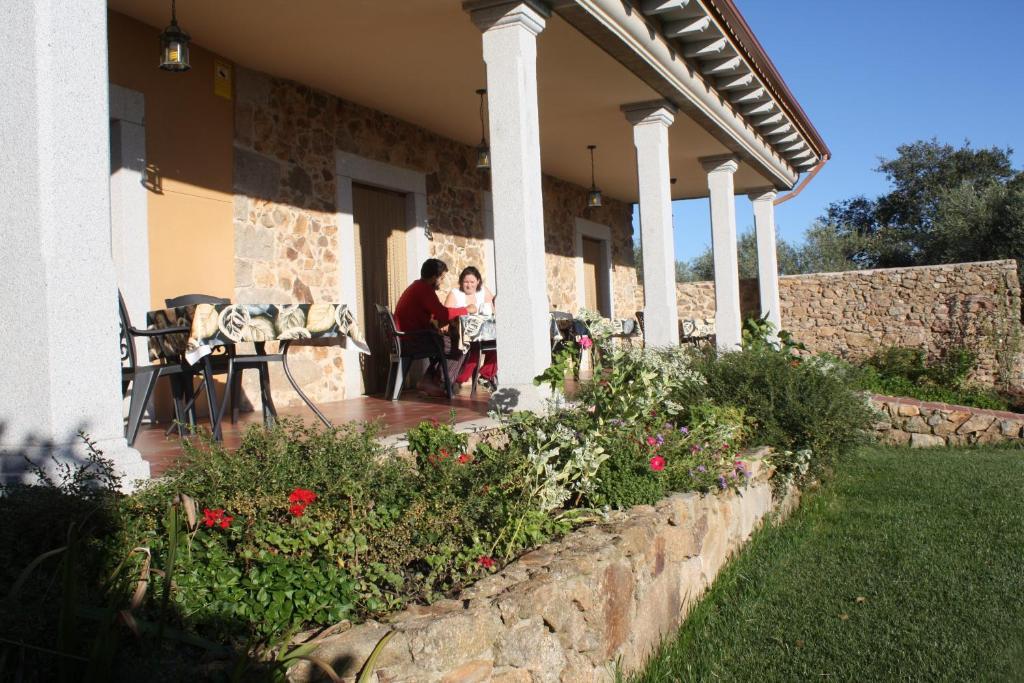 Apartamentos El Jardin Del Poeta Гихо-де-Гранадилья Номер фото