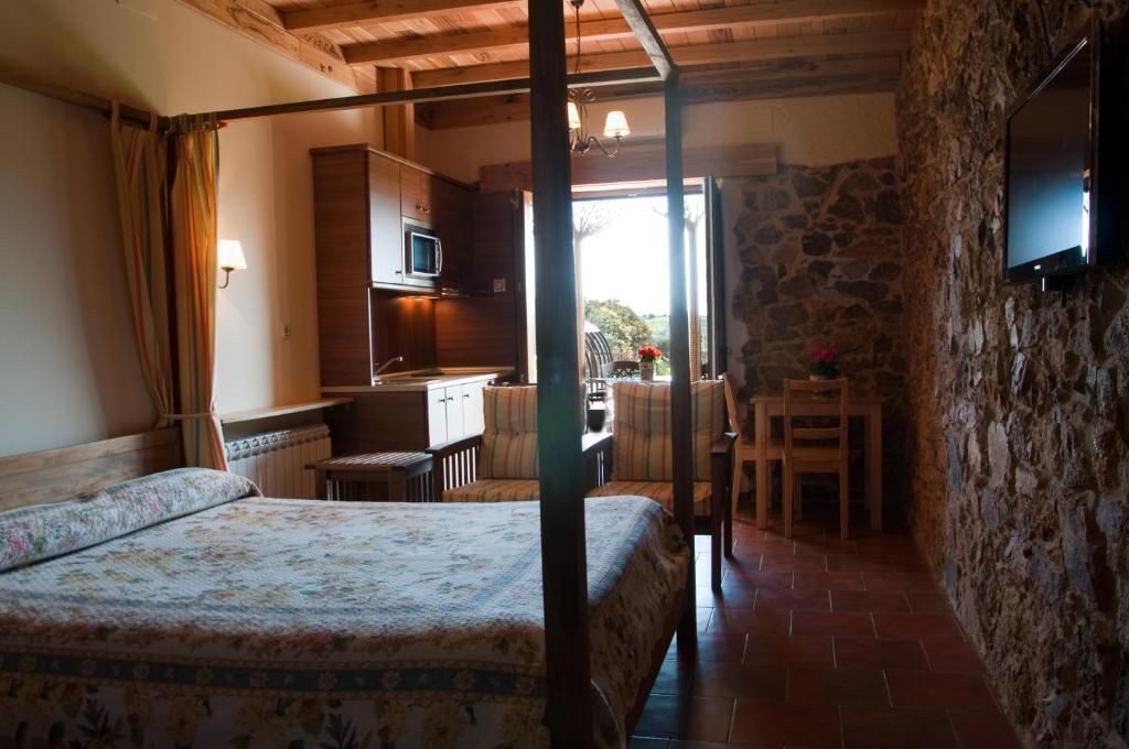 Apartamentos El Jardin Del Poeta Гихо-де-Гранадилья Номер фото